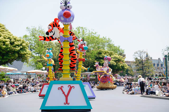 【35周年ディズニーランド】“Happiest Celebration!”で撮影を楽しむ祝祭のパーク（その2：ドリーミング・アップ！）