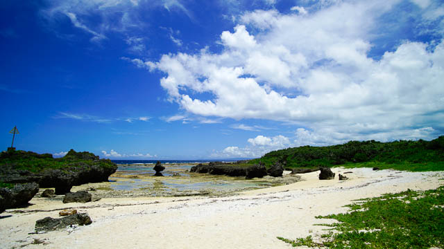 やんばる天然ビーチで遊ぶ（その2）！今帰仁村の与那嶺ビーチとサンゴ礁の海